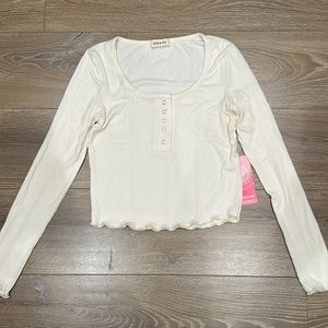 NWT Long sleeve scoop neck rib snap top